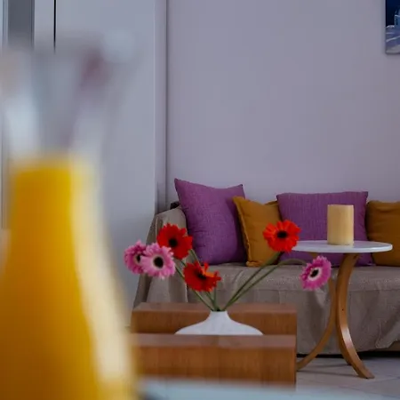 Holiday home Bougainville House *