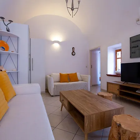 Bougainville House Holiday home *
