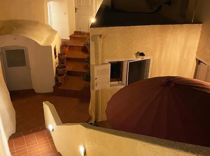 Bougainville House Nyaraló